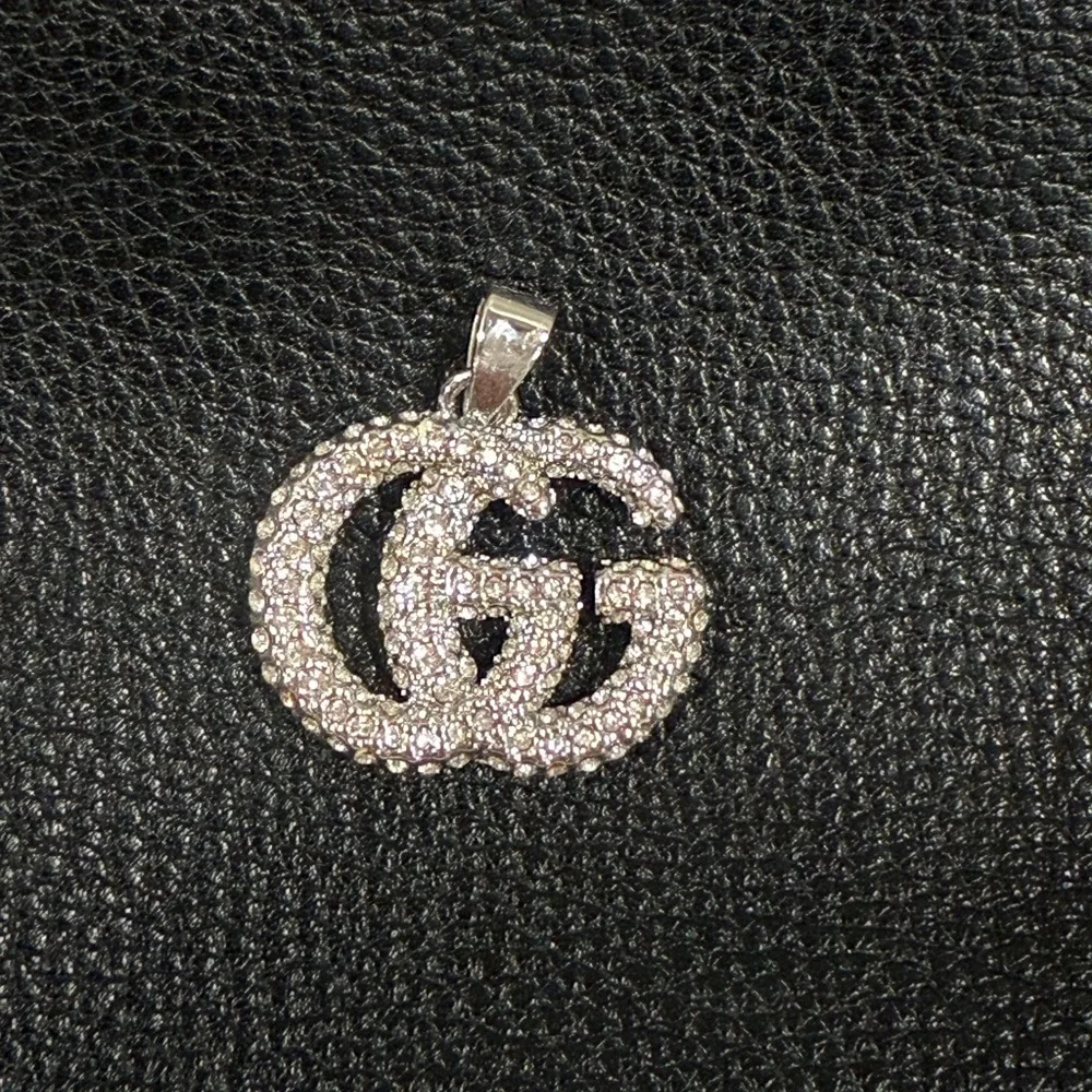 Elegant Silver Colored Gucci Zipper Pull with Crystals - Picture 1 of 4